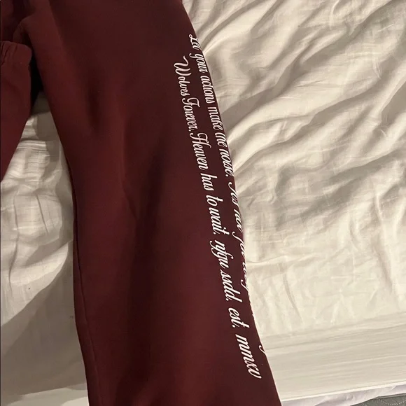 Darc Sport Wolves Women’s Burgundy Joggers Size Small - Picture 2 of 7